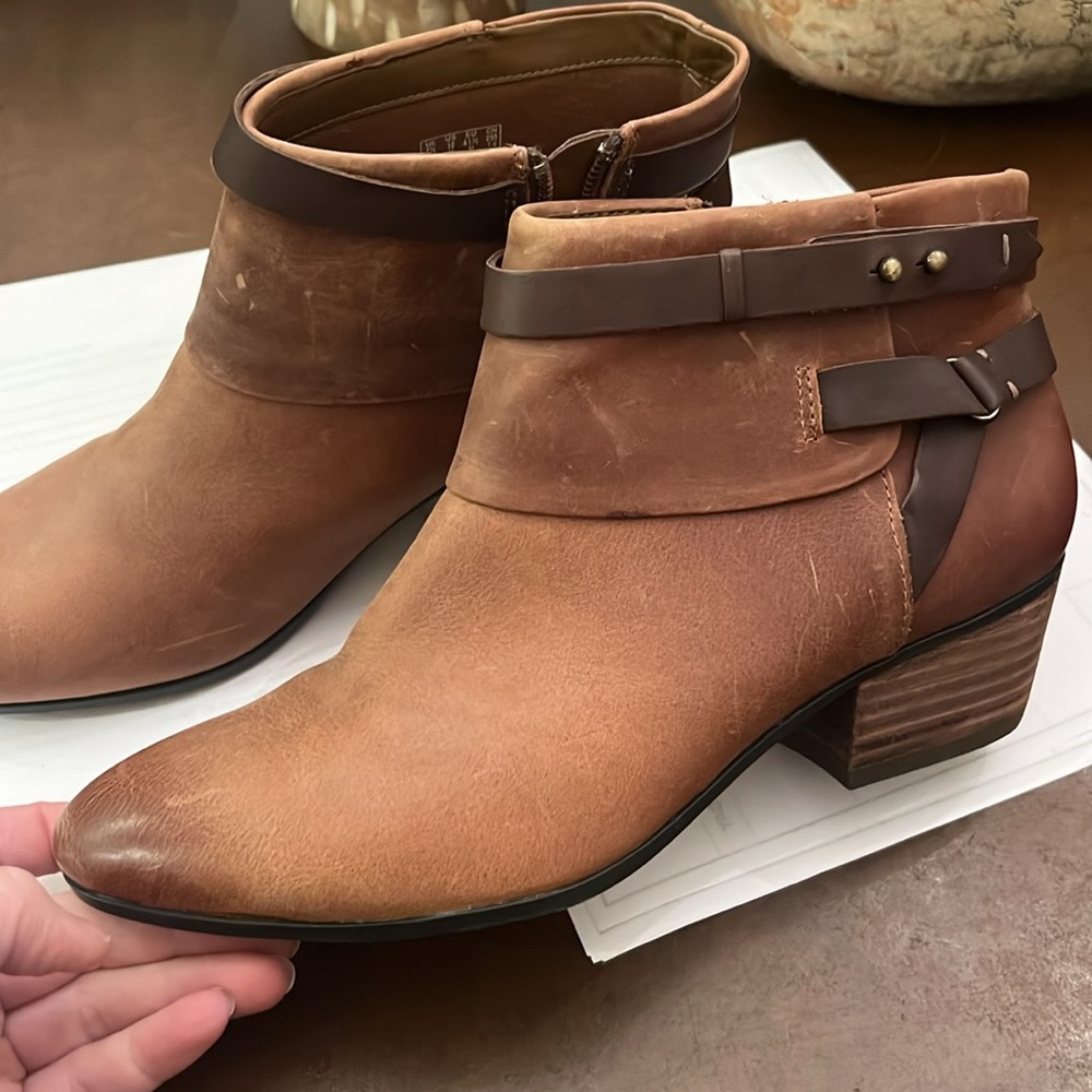 Clarks Leather Ankle Booties Never Worn